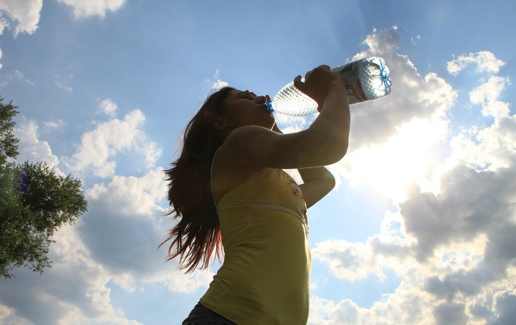 Kebiasaan Sehat Minum Air Putih