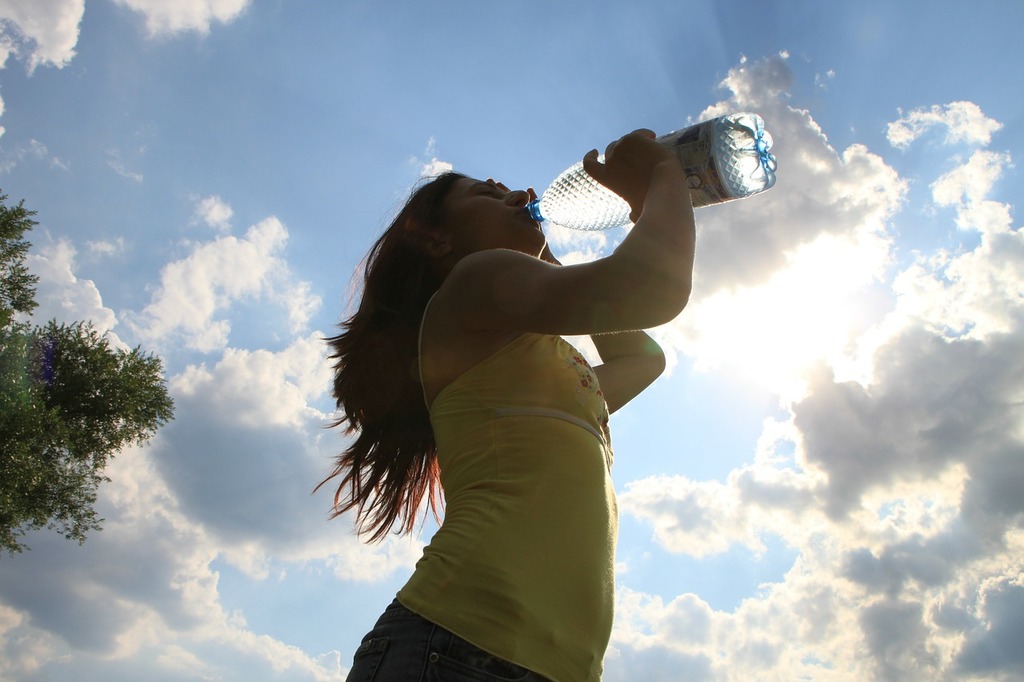Kebiasaan Sehat Minum Air Putih