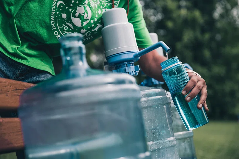 Minum Air Putih: Berapa Banyak yang Dibutuhkan Tubuh? Minum Air Putih Setiap Hari